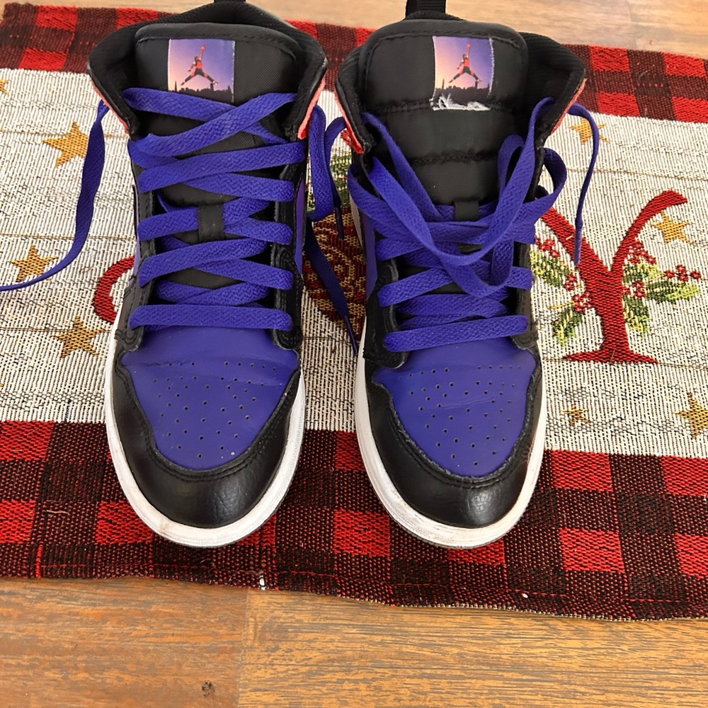 Girls Jordan 1